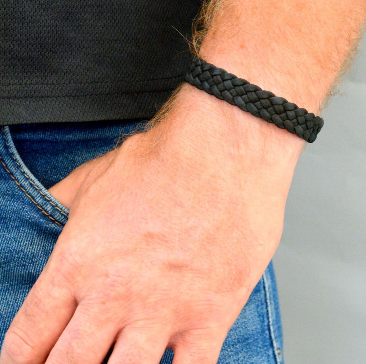 Bransoletka męska Tommy Hilfiger czarna plecionka 2790517. Bransoletka męska plecionka. Męska bransoletka czarna. Oryginalna biżuteria z Tommiego Hilfingera. Męska bransoletka Tommy Hilfiger. Podwójna bransoletka..jpg