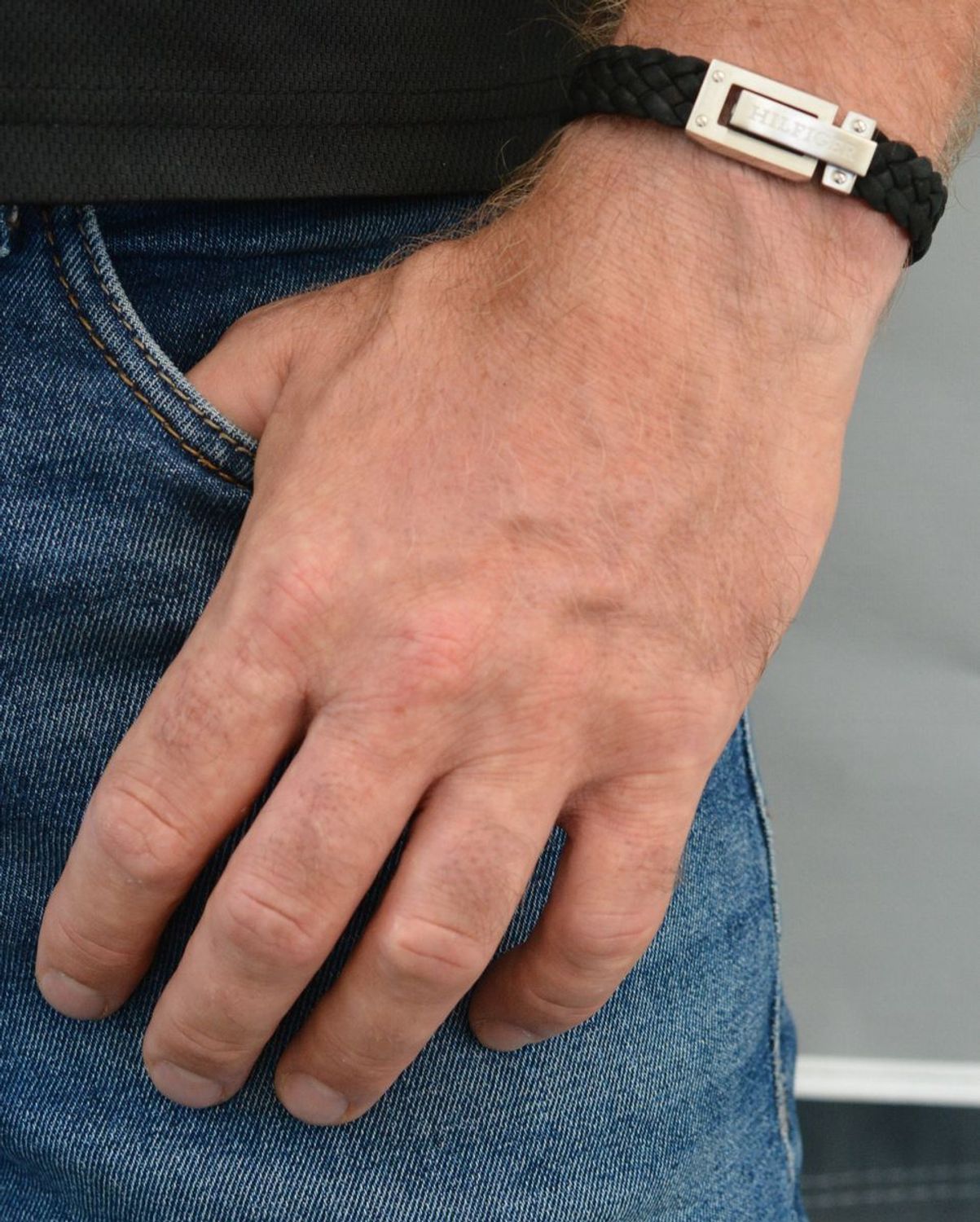 Bransoletka męska Tommy Hilfiger czarna plecionka 2790517. Bransoletka męska plecionka. Męska bransoletka czarna. Oryginalna biżuteria z Tommiego Hilfingera. Męska bransoletka Tommy Hilfiger. Podwójna bransoletka..jpg
