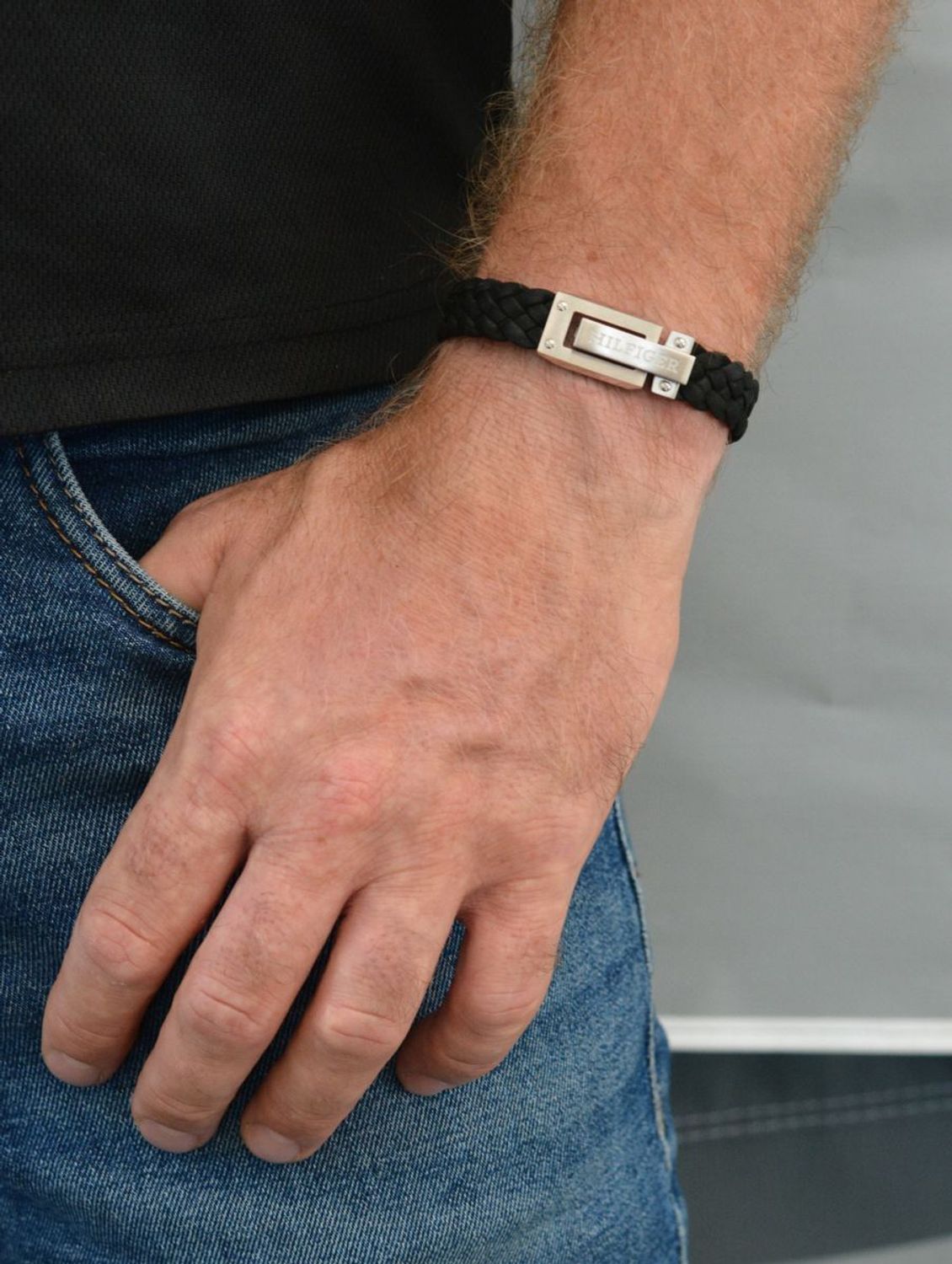 Bransoletka męska Tommy Hilfiger czarna plecionka 2790517. Bransoletka męska plecionka. Męska bransoletka czarna. Oryginalna biżuteria z Tommiego Hilfingera. Męska bransoletka Tommy Hilfiger. Podwójna bransoletka..jpg