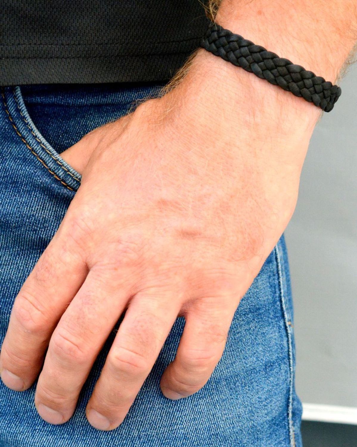 Bransoletka męska Tommy Hilfiger czarna plecionka 2790517. Bransoletka męska plecionka. Męska bransoletka czarna. Oryginalna biżuteria z Tommiego Hilfingera. Męska bransoletka Tommy Hilfiger. Podwójna bransoletka..jpg