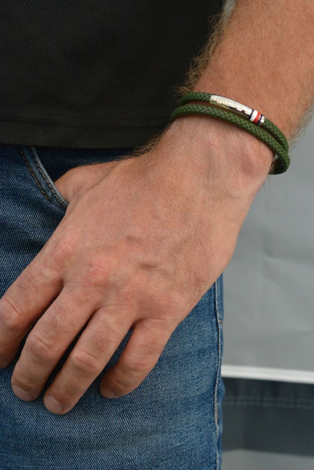 Bransoletka męska Tommy Hilfiger podwójna zielona plecionka 2790550. Bransoletka męska plecionka. Męska bransoletka zielona. Oryginalna biżuteria z Tommiego Hilfingera. Męska bransoletka Tommy Hilfiger. Podwójna bransoletka..jpg