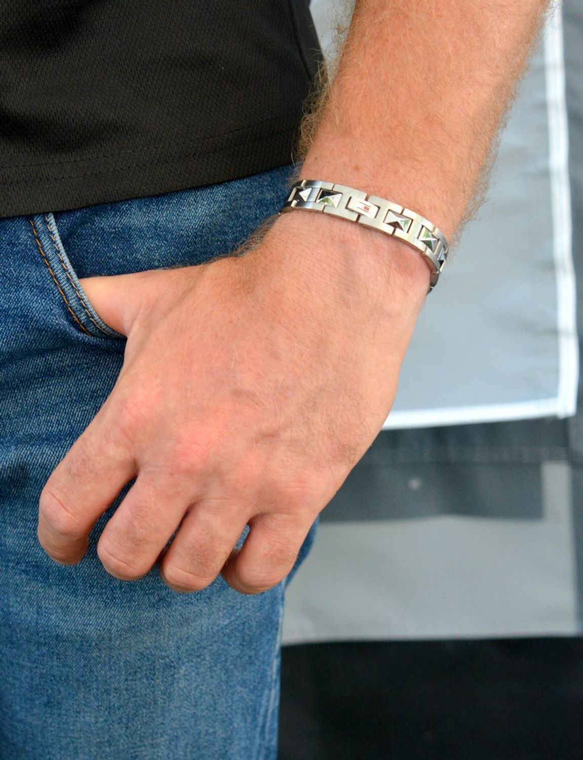 Bransoletka męska Tommy Hilfiger stalowa w ćwieki 2790566. Bransoletka męska srebrna. Oryginalna biżuteria z Tommiego Hilfingera. Męska bransoletka Tommy Hilfiger. Bransoletka w srebrnym kolorze męska. 2.jpg