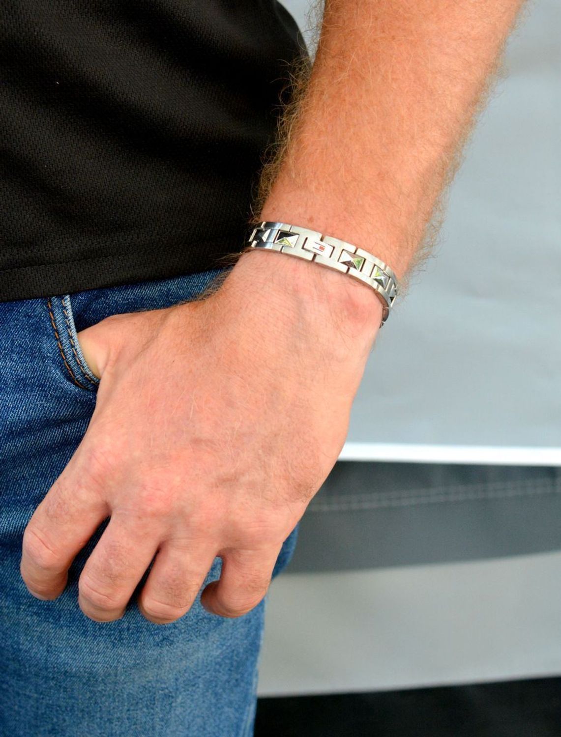 Bransoletka męska Tommy Hilfiger stalowa w ćwieki 2790566. Bransoletka męska srebrna. Oryginalna biżuteria z Tommiego Hilfingera. Męska bransoletka Tommy Hilfiger. Bransoletka w srebrnym kolorze męska. 2.jpg