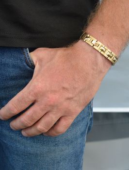 Złota bransoletka męska Tommy Hilfiger stalowa pozłacana w ćwieki 2790567. Bransoletka męska złota ze stali.  (3).JPG