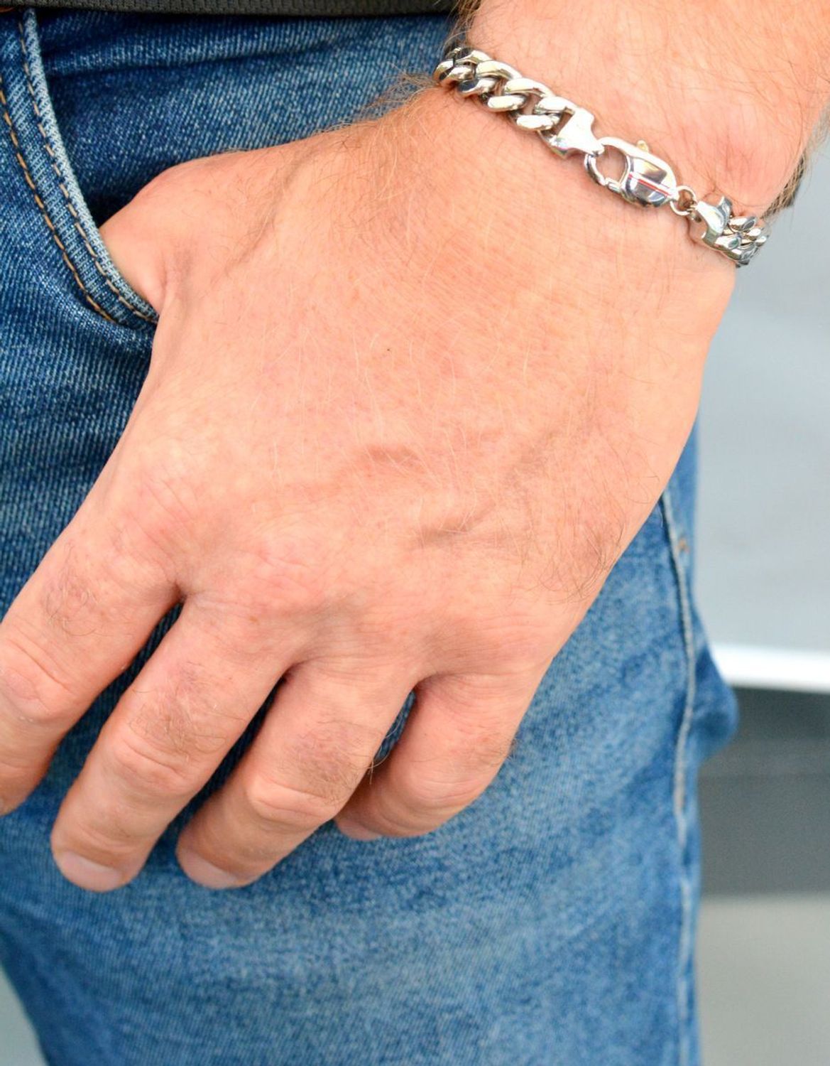 Bransoletka męska Tommy Hilfiger stalowa pancerka 2790579.  Bransoletka męska srebrna. Oryginalna biżuteria z Tommiego Hilfingera. Męska bransoletka Tommy Hilfiger. Bransoletka w srebrnym kolorze męska..jpg