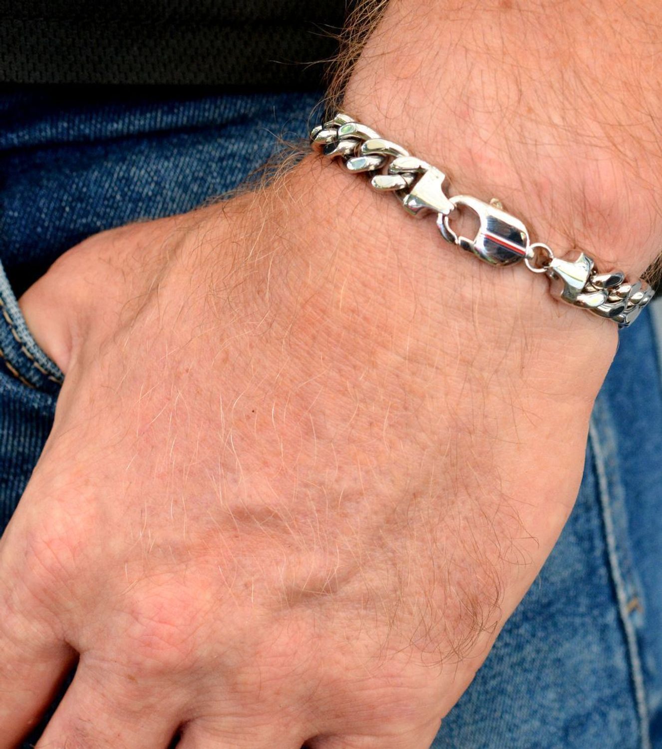 Bransoletka męska Tommy Hilfiger stalowa pancerka 2790579.  Bransoletka męska srebrna. Oryginalna biżuteria z Tommiego Hilfingera. Męska bransoletka Tommy Hilfiger. Bransoletka w srebrnym kolorze męska..jpg