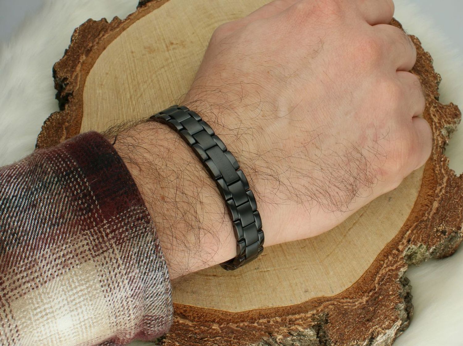 Bransoletka męska stalowa czarna TOMMY HILFIGER 2790597 Bransoletka męska Tommy Hilfiger została wykonana z wysokiej jakości stali szlachetnej. 222.webp