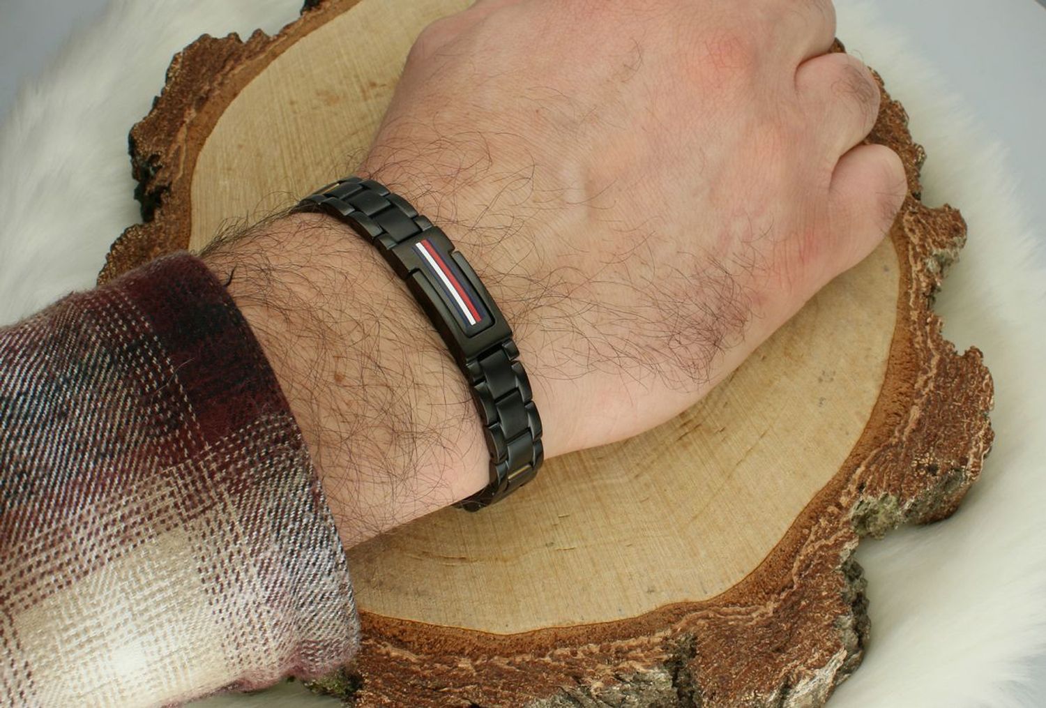 Bransoletka męska stalowa czarna TOMMY HILFIGER 2790597 Bransoletka męska Tommy Hilfiger została wykonana z wysokiej jakości stali szlachetnej. 222.webp