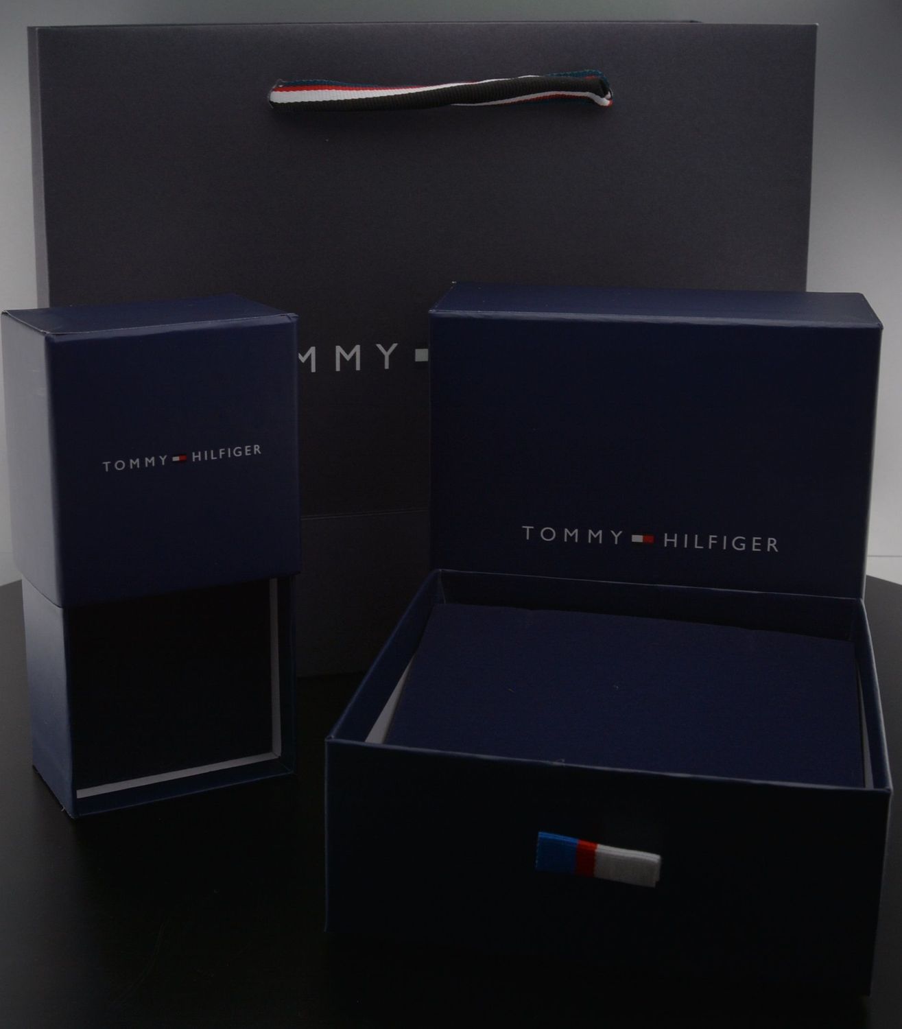 Bransoletka męska Tommy Hilfiger z onyksu 2790609. Męska bransoletka z koralików. Bransoletka dla mężczyzny z kamieniami. Oryginalna biżuteria z Tommiego Hilfingera. Męska bransoletka Tommy Hilfiger..jpg