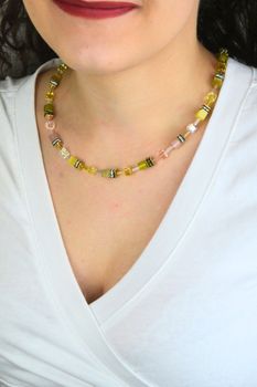 Naszyjnik Coeur de Lion GeoCUBE® Iconic 283810-0901 złoty – Swarovski®, oliwkowy (4).jpg