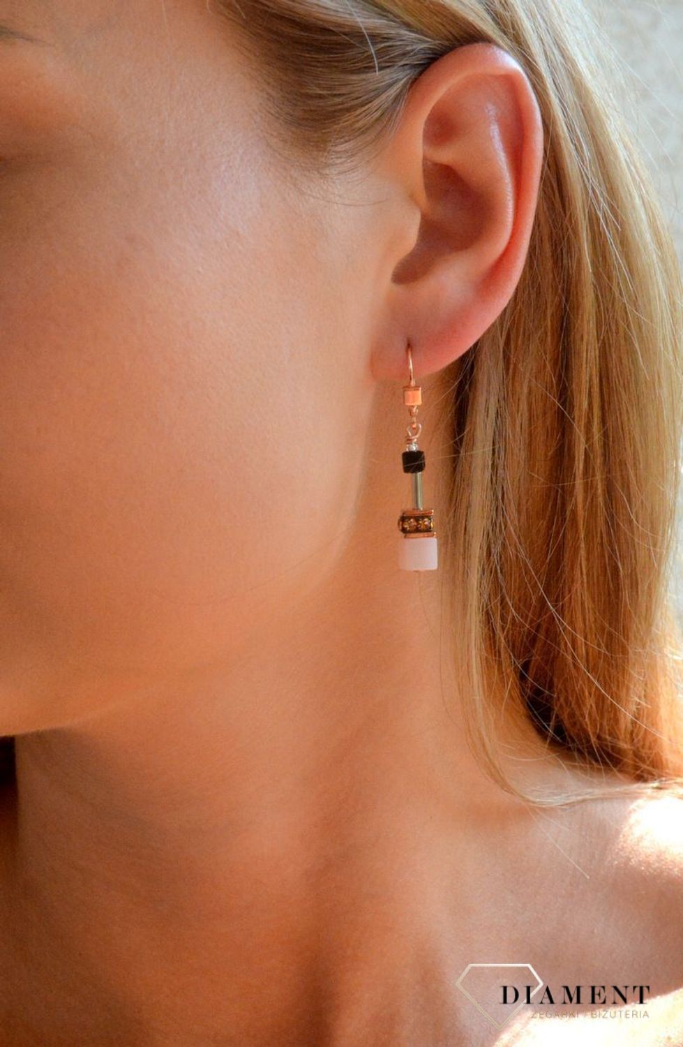 Kolczyki damskie Coeur de Lion GeoCUBE® Iconic 2838201922 (1).jpg