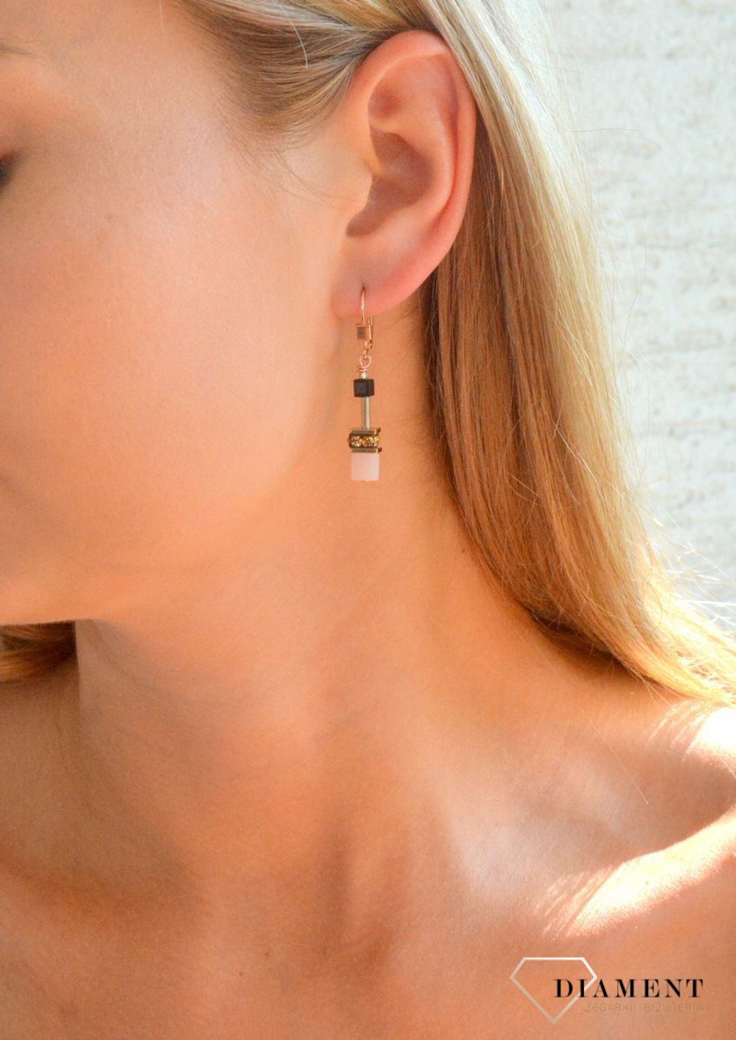 Kolczyki damskie Coeur de Lion GeoCUBE® Iconic 2838201922 (1).jpg