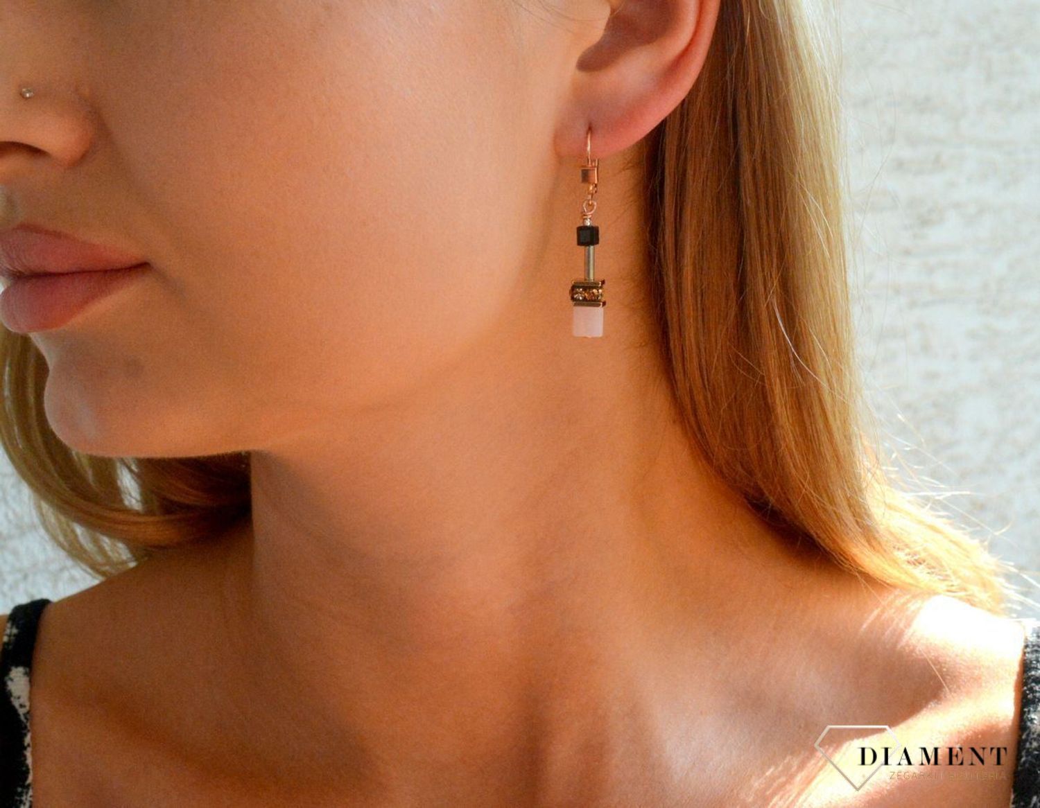 Kolczyki damskie Coeur de Lion GeoCUBE® Iconic 2838201922 (1).jpg