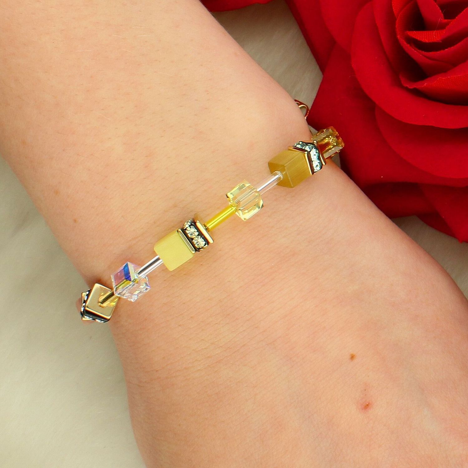 Bransoletka damska Coeur de Lion GeoCUBE® Iconic Olive Blossom 283830-0901 – złota, oliwkowo-zielona (1).jpg