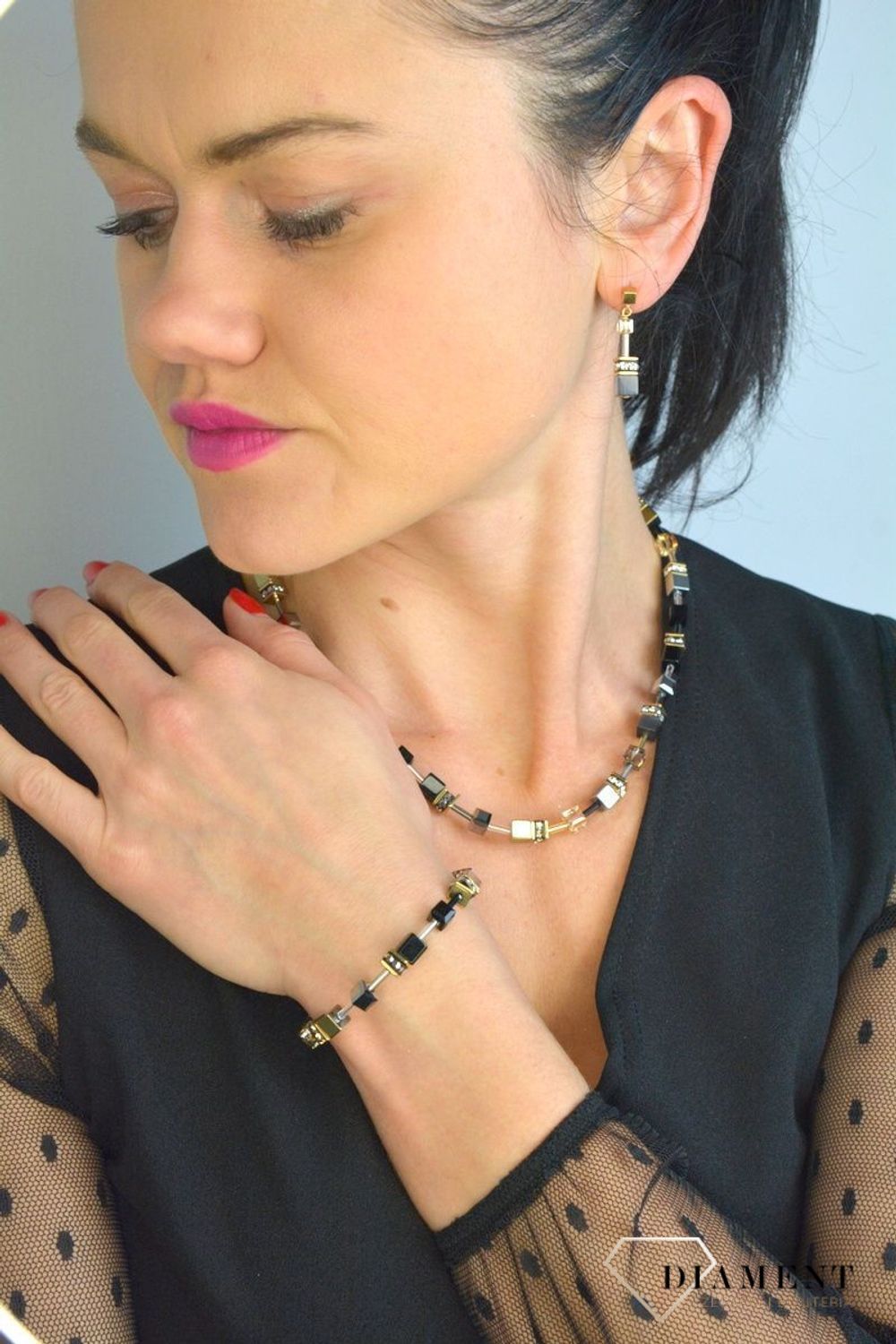 Naszyjnik damski Swarovski Coeur De Lion Złoto Szary 2839101216 (2).jpg