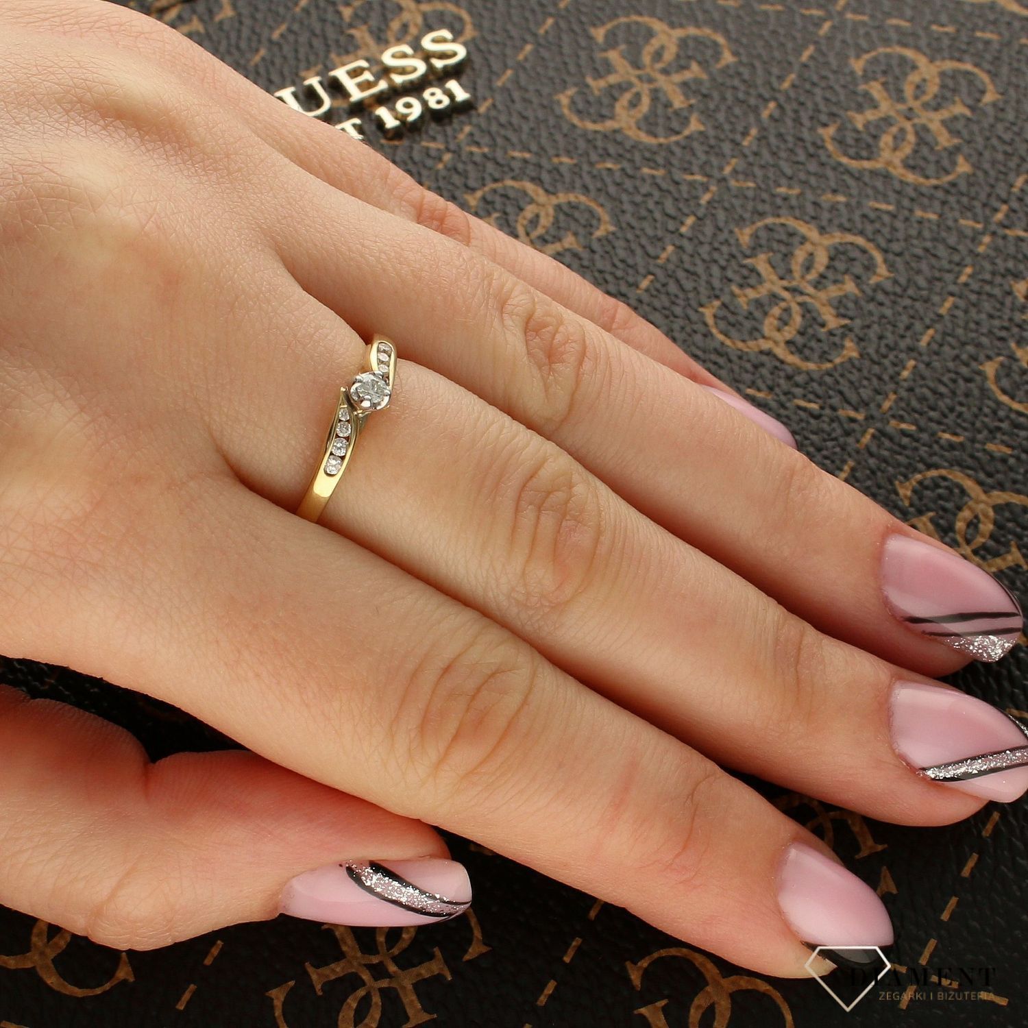 Złoty pierścionek  Mieniące Diamenty  585 DIAMENT 286125-15.jpg