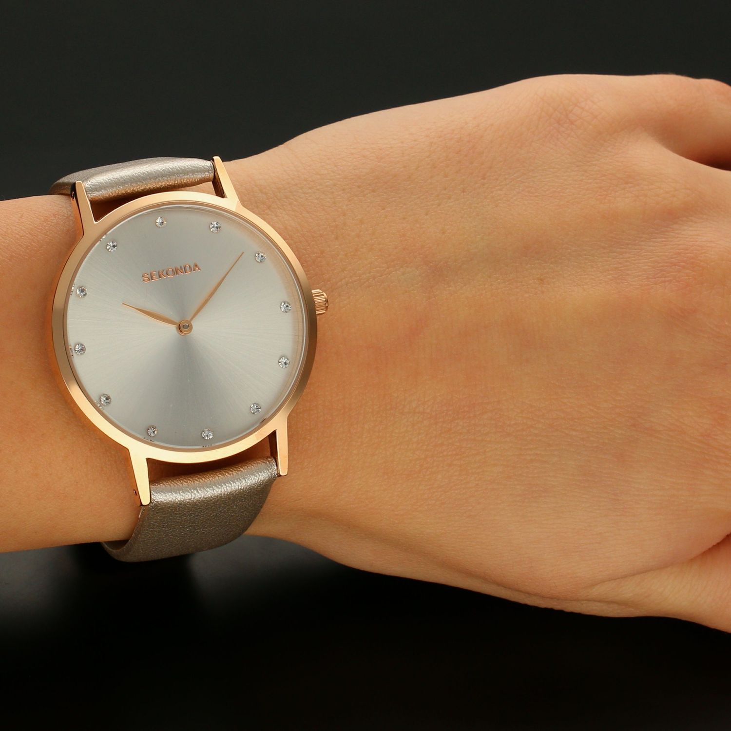 Zegarek damski Sekonda ' Diamentowy blask na złotym pasku'  2939 (1).jpg