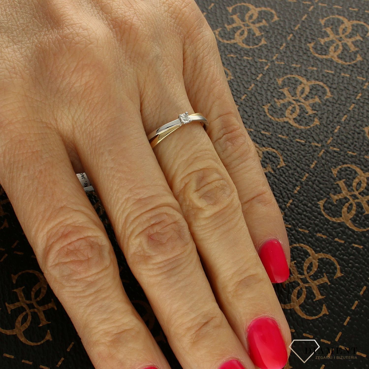 Złoty pierścionek z diamentem – żółte i białe złoto, przekładany, pr 585, 0,015ct.jpg