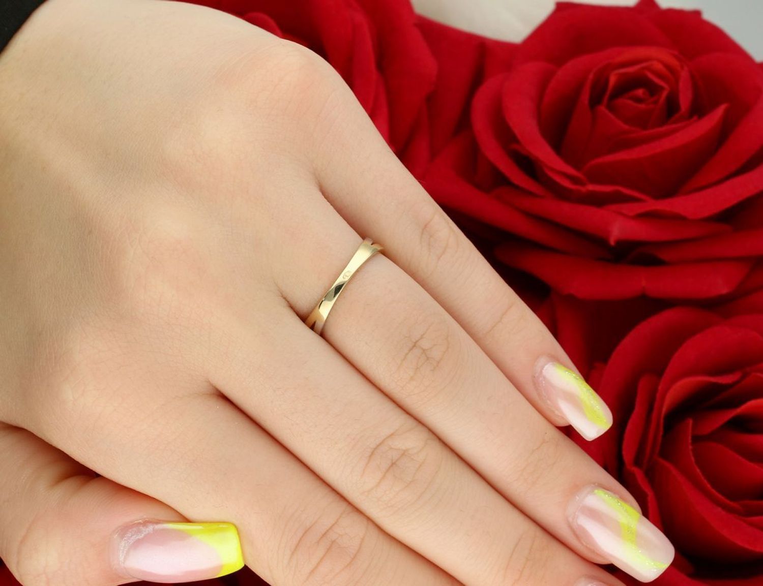 Złoty pierścionek z diamentem – żółte i białe złoto, przekładany, pr 585, 0,015ct.jpg