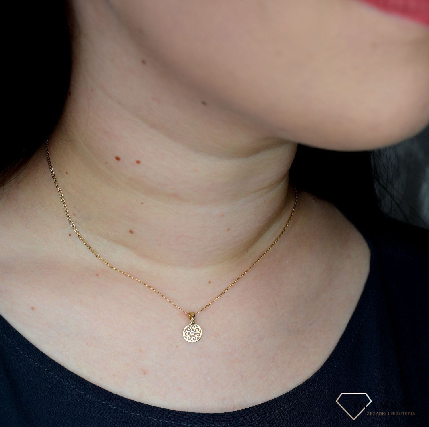 Złota zawieszka 333 okrągły ażur 3000122276403.jpg