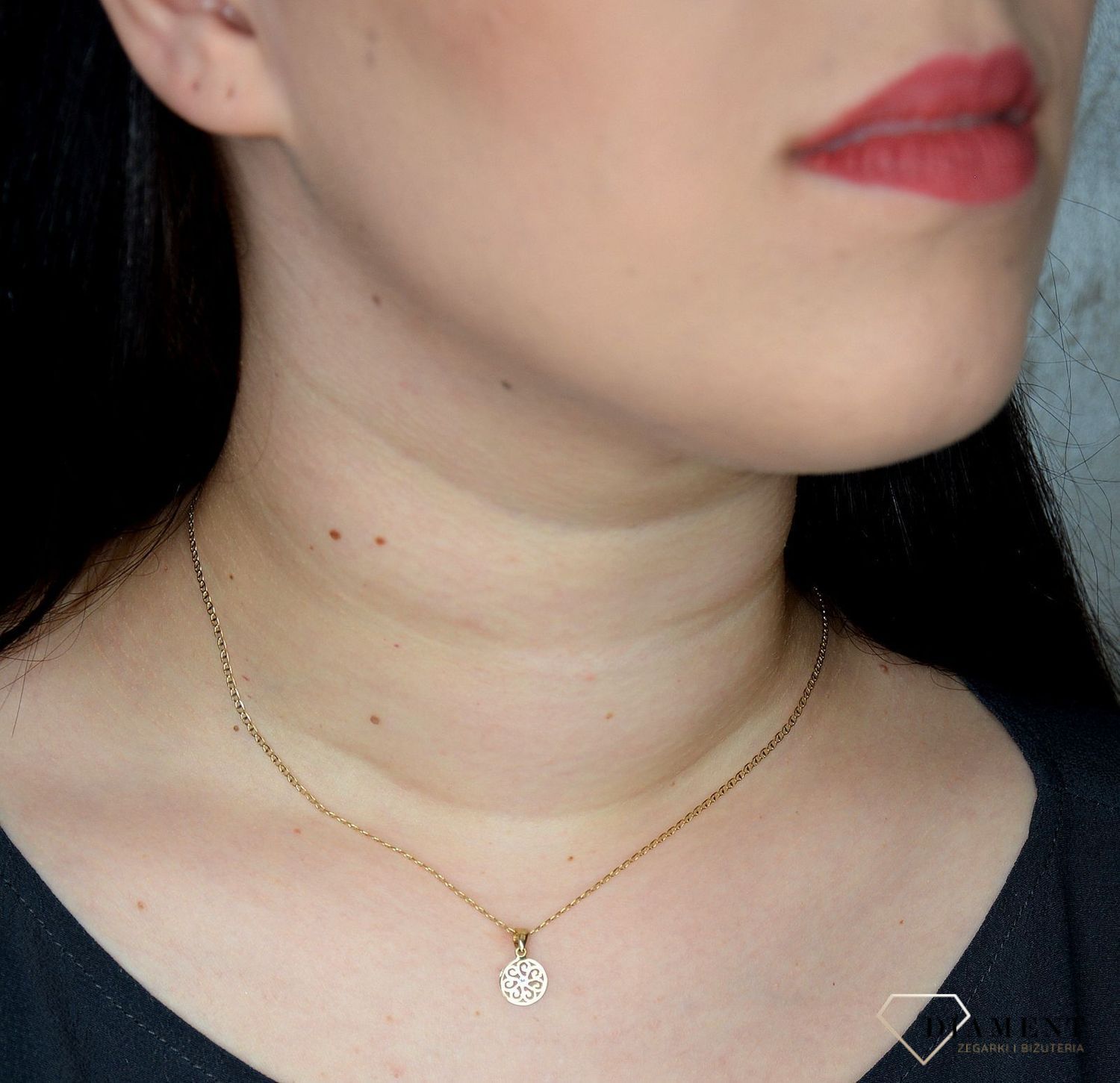 Złota zawieszka 333 okrągły ażur 3000122276403.jpg