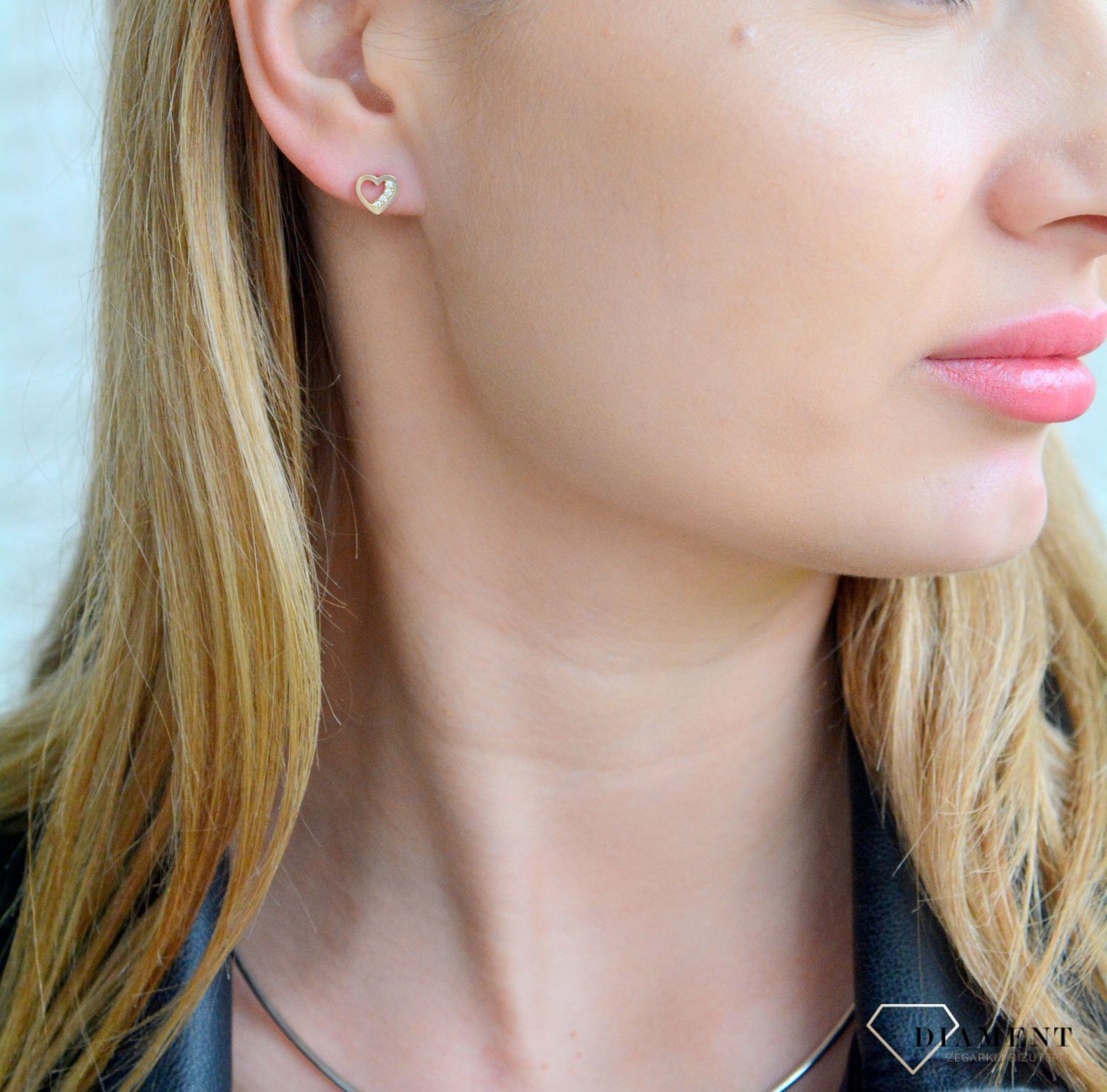 Złote kolczyki damskie 585 delikatne serca na sztyft 3000128881427. Złote kolczyki damskie. Złote kolczyki serca. Kolczyki złote serca na sztyft. Kolczyki złote wkrętki na prezent..jpg