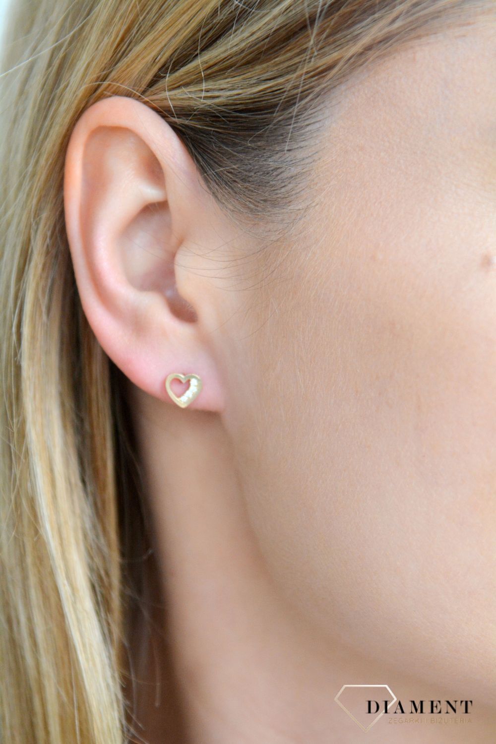 Złote kolczyki damskie 585 delikatne serca na sztyft 3000128881427. Złote kolczyki damskie. Złote kolczyki serca. Kolczyki złote serca na sztyft. Kolczyki złote wkrętki na prezent..jpg
