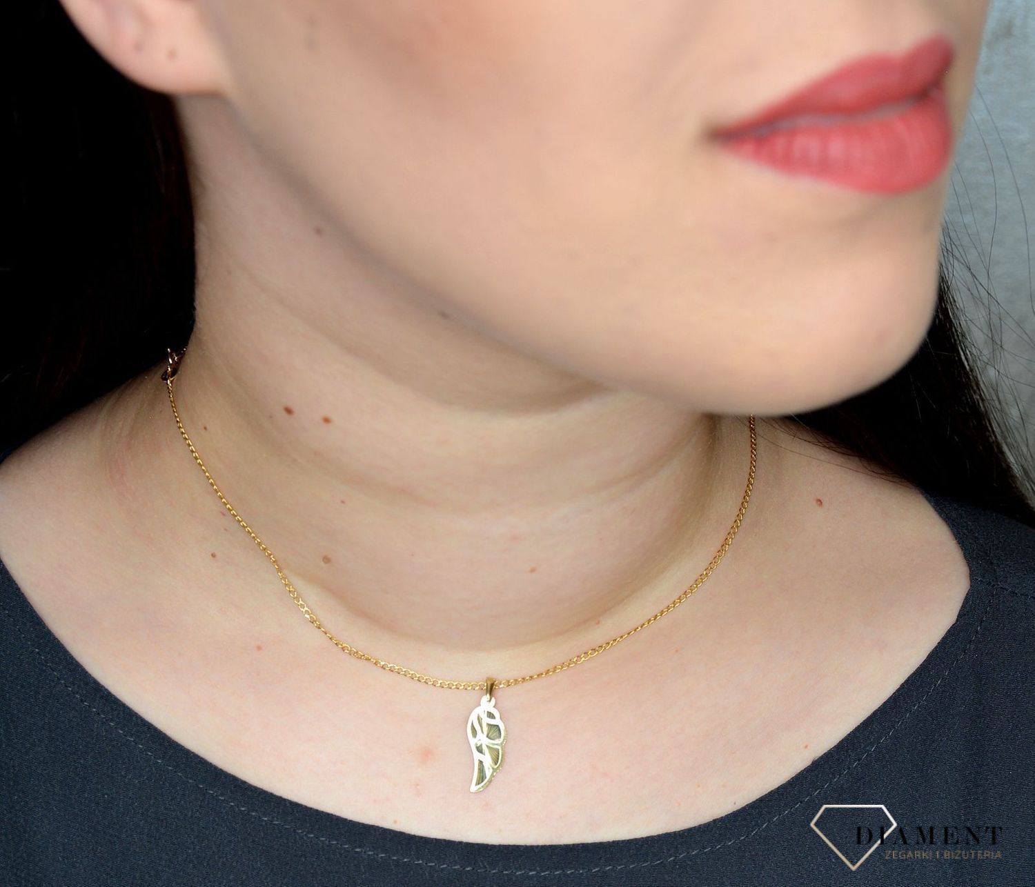 Złota zawieszka 333 grawerowane skrzydełko 3000135805034.jpg