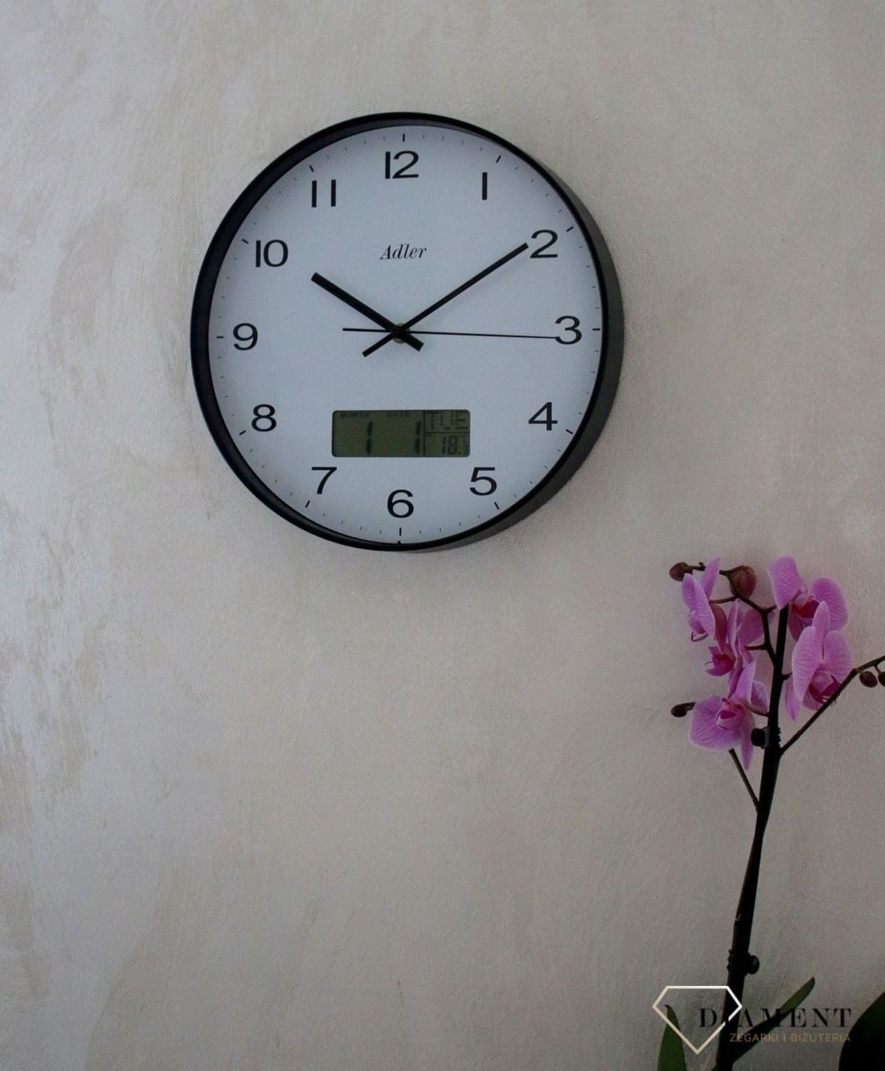 Zegar ścienny okrągły Adler Czarny z datownikiem i termometrem 30172. Zegar ścienny Adler okrągły wyposażony jest w kwarcowy mechanizm, zasilany za pomocą baterii.  (5).JPG