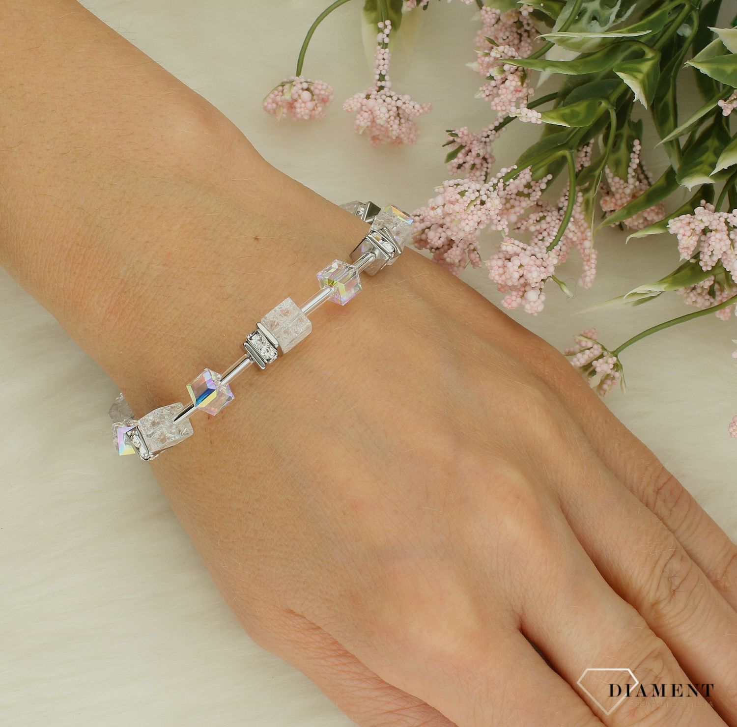 Bransoletka damska Coeur de Lion GeoCUBE® Iconic Nature srebrno-biała 3018301417. Bransoletka damska stalowa. Bransoletka z kryształkami Swarovskiego. Bransoletka damska na prezent. Bransoletka damska Coeur de Lion..jpg