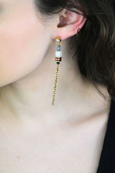 Złote kolczyki Sunray Cube Couture z kryształami Swarovski®. Musujący blask, nowoczesny design i certyfikat autentyczności COEUR DE LION (5).jpg