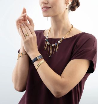 Złote kolczyki Sunray Cube Couture z kryształami Swarovski®. Musujący blask, nowoczesny design i certyfikat autentyczności COEUR DE LION.2.jpg