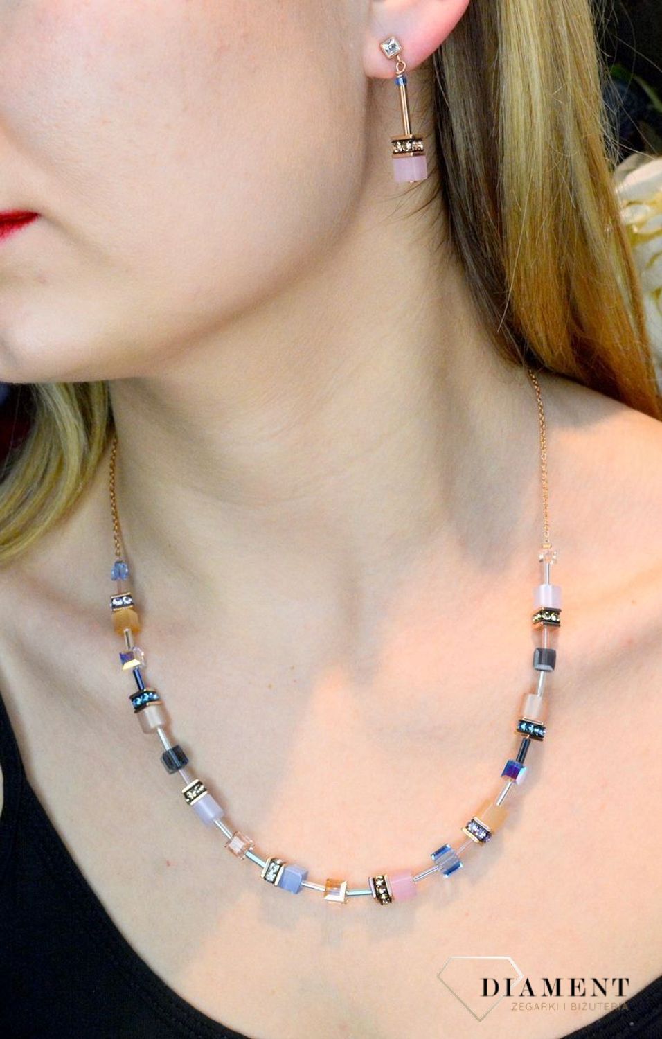 Naszyjnik damski Swarovski Coeur De Lion GeoCUBE tygrysie oko 3030100752. Biżuteria idealna zarówno na eleganckie, jak i niezobowiązujące okazje, ten naszyjnik wykonany jest z połyskujących kryształów Swarovski 9.jpg