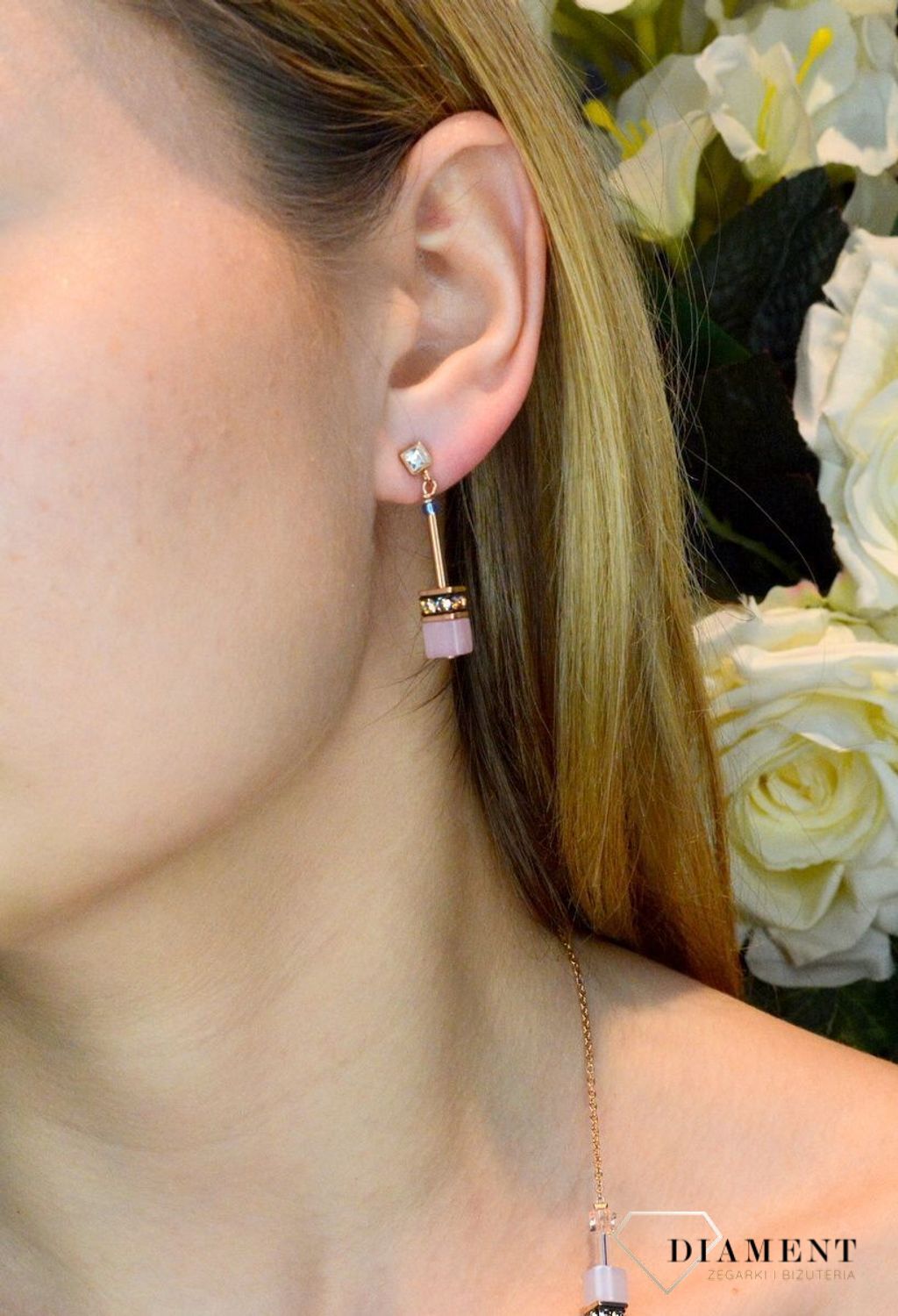 Kolczyki damskie Swarovski Coeur De Lion GeoCUBE tygrysie oko 3030210752. Piękne kolczyki w odcieniach różu z kolekcji GeoCUBE® zdobione kryształami Swarovski. Darmowa dostawa.1.jpg