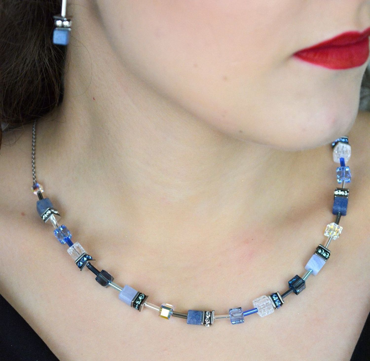 Naszyjnik damski Coeur De Lion Chalcedon Niebieski, awenturyn Kryształ, górski Kryształy,Swarovski 303510-0717. 🌟 Naszyjnik Coeur De Lion – GeoCUBE® Iconic Nature Chain Niebieski 🌿1.jpg