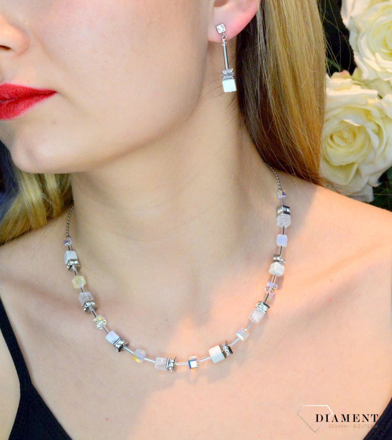 Kolczyki damskie Swarovski Coeur De Lion Iconic Nature Howlit 3035211400. Biżuteria ślubna. Piękne kolczyki z kolekcji GeoCUBE® zdobione kamieniem naturalnym howlit i kryształami Swarovski®..jpg