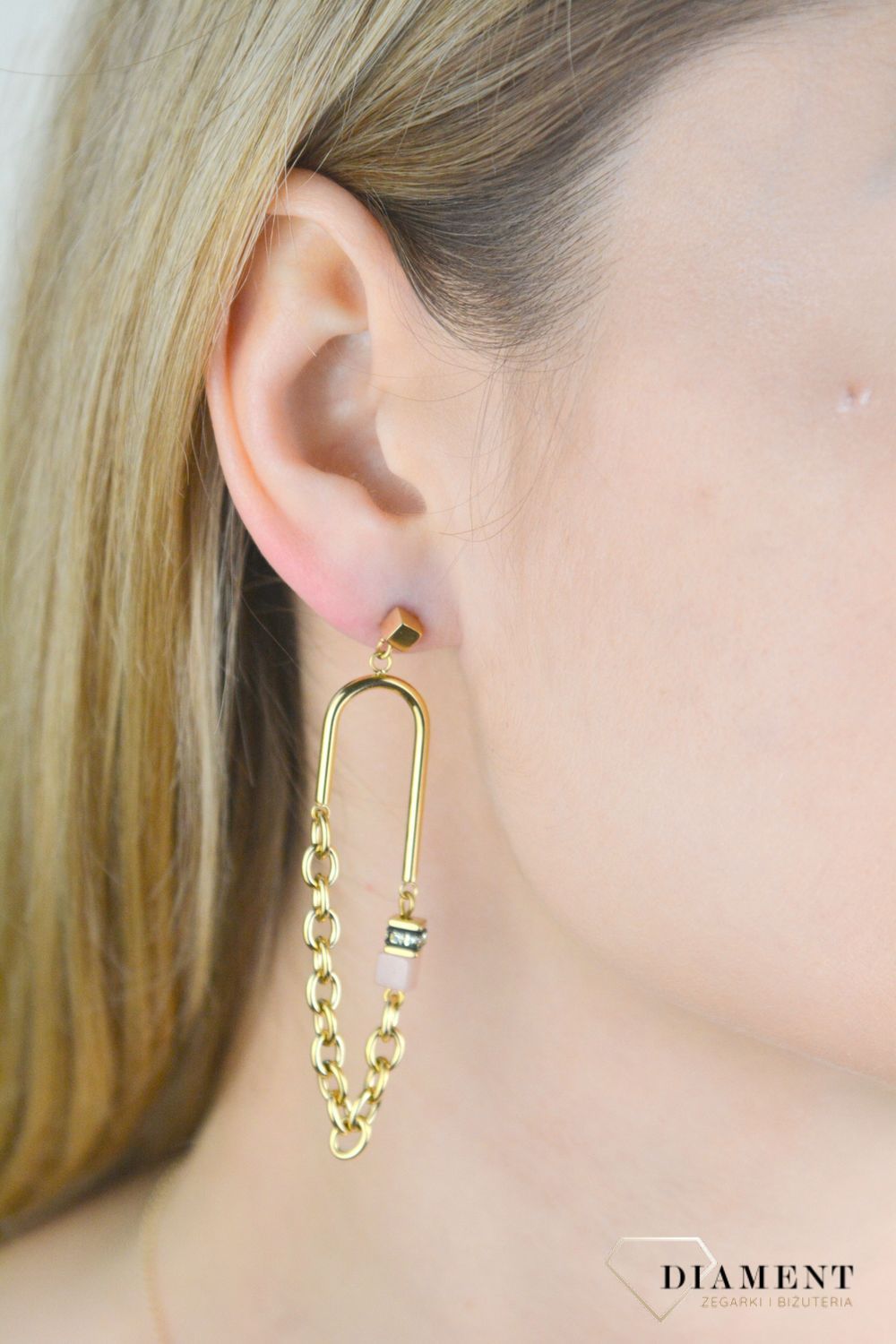 Kolczyki damskie Coeur de Lion GeoCUBE® Iconic Boho w złotym kolorze 3042211576. Kolczyki z kryształem Swarovskiego. Damskie kolczyki wiszące Coeur de Lion. Kolczyki z kryształem. Kolczyki w złotym kolorze z kamieniem naturalnym..jpg