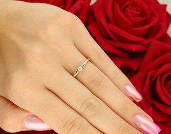 Subtelny pierścionek z żółtego złota 585 z 13 brylantami (0,13ct), model Fala Miłości. Certyfikat autentyczności, welurowe pudełko. Idealny prezent!22.jpg