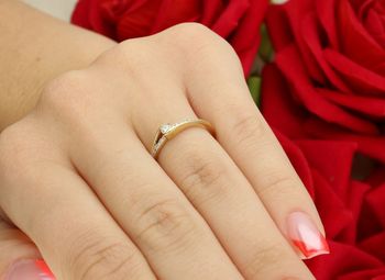 Subtelny pierścionek z żółtego złota 585 z 13 brylantami (0,13ct), model Fala Miłości. Certyfikat autentyczności, welurowe pudełko. Idealny prezent!3.jpg