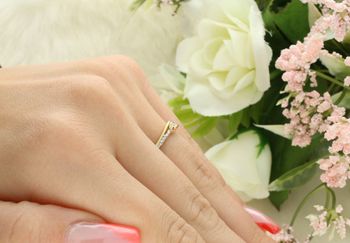 Subtelny pierścionek z żółtego złota 585 z 13 brylantami (0,13ct), model Fala Miłości. Certyfikat autentyczności, welurowe pudełko. Idealny prezent!7.jpg