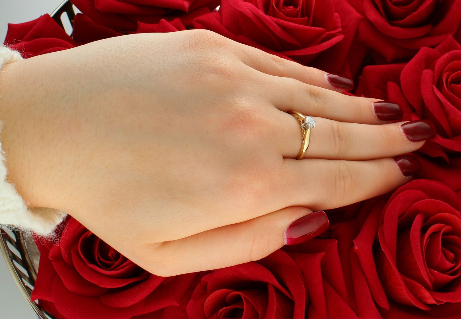 Złoty pierścionek zaręczynowy z Diamentem 585 DIAMENT rozmiar 17..jpg