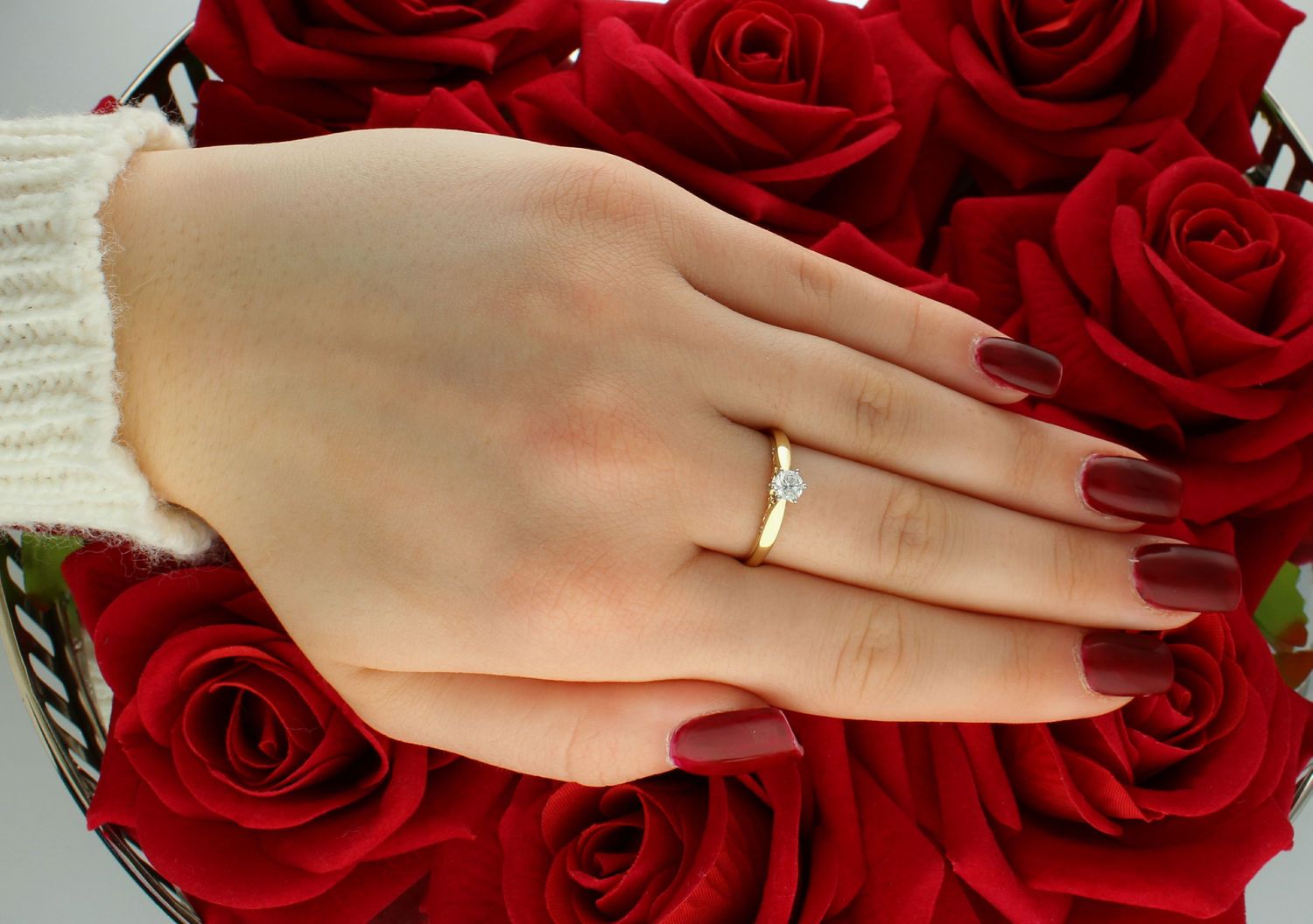 Złoty pierścionek zaręczynowy z Diamentem 585 DIAMENT rozmiar 17..jpg