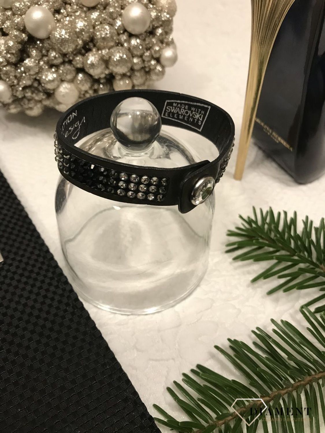 Bransoletka Swarovski Elements Evolution Design to ponadczasowa ciemna skóra z detalami. Bransoletki Sawrovski to bransoletki damskie idealne na prezent5.jpg