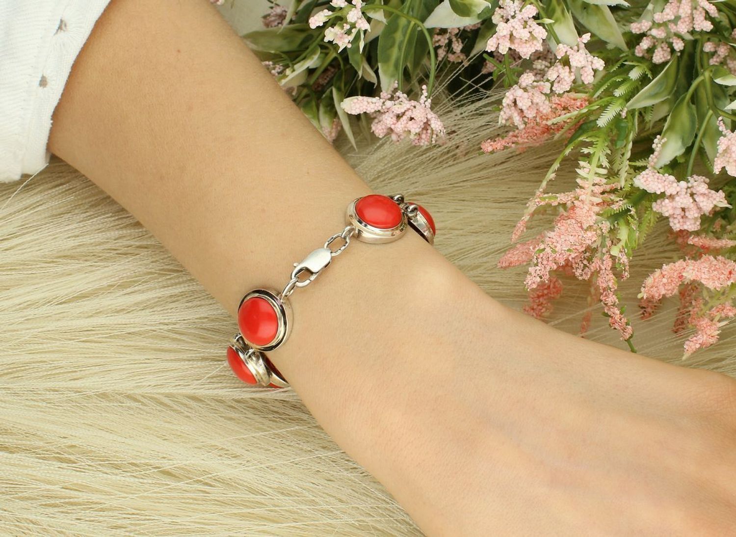 Bransoleta srebrna z dodatkiem złota próba 925, 585  koral okrągły 3368 2.jpg