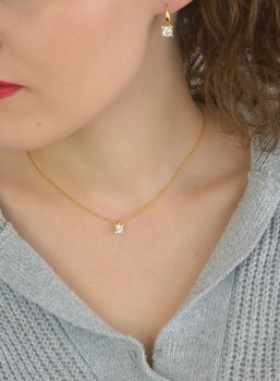 Naszyjnik damski TI SENTO 34087ZY – srebro rodowane 925, pozłacany, ankier, zdobiony cyrkonią 6 mm. Regulowana długość 38–48 cm, elegancki i uniwersalny, idealny do codziennych i wieczorowych stylizacji (1).JPG