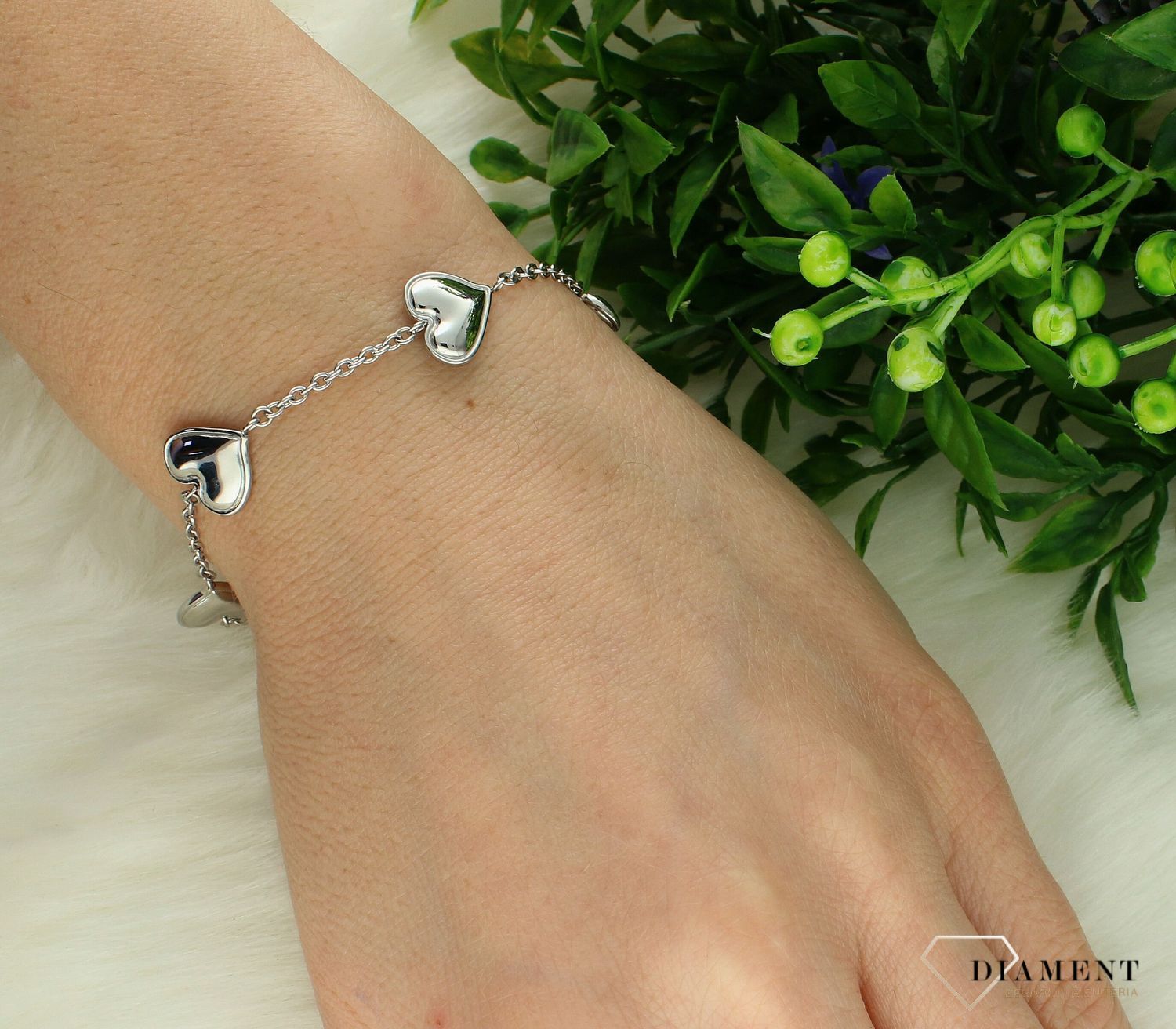 Bransoletka damska Calvin Klein srebrne serduszka 35000299. Bransoletka damska Calvin Klein. Damska bransoletka stalowa Calvin Klein. Bransoletka srebrna stalowa Calvin Klein. Bransoletka damska na prezent..jpg