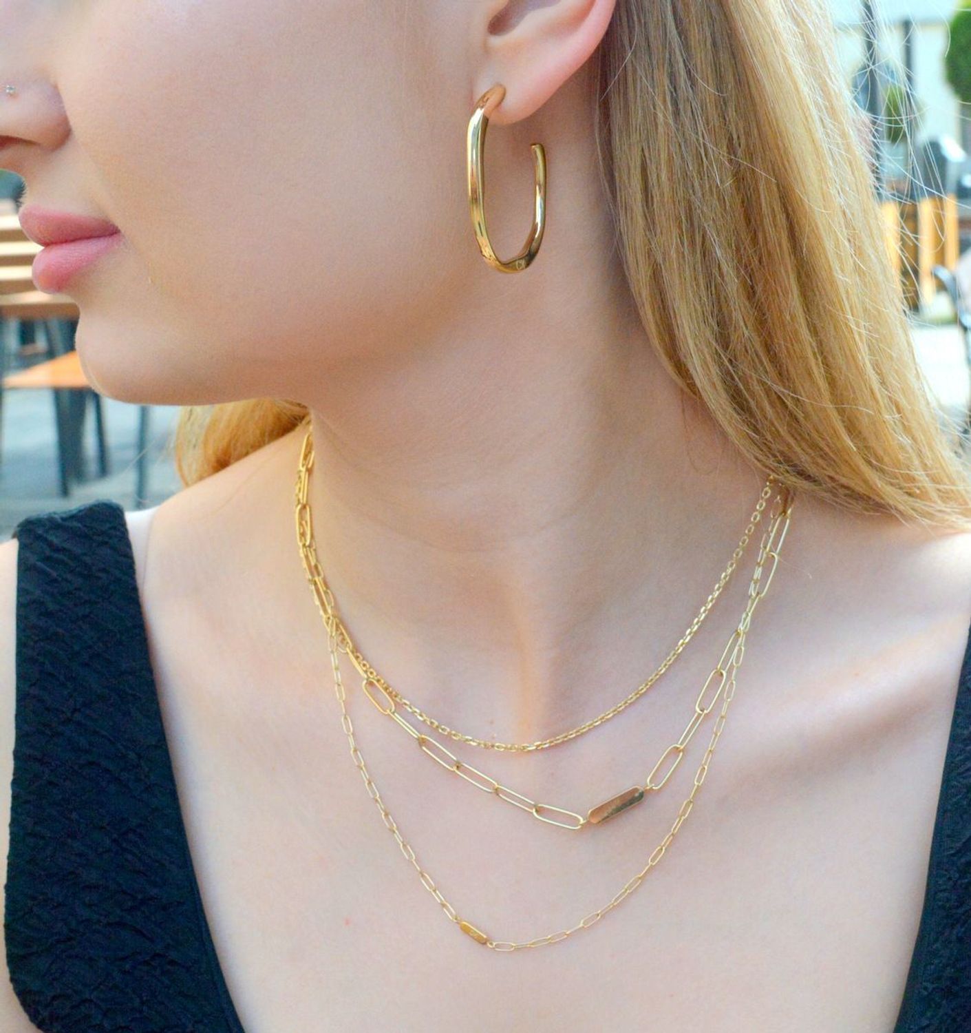 Naszyjnik damski Calvin Klein w złotym kolorze potrójny 35000433. Naszyjnik damski Calvin Klein. Naszyjnik stalowy Calvin Klein. Damski Naszyjnik pokryty złotem CK. Naszyjnik modowy Calvin Klein na prezent..jpg