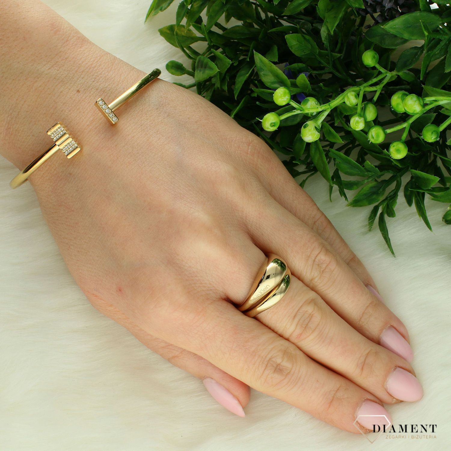 Pierścionek damski Calvin Klein podwójny pozłacany 35000448C rozmiar 14.jpg