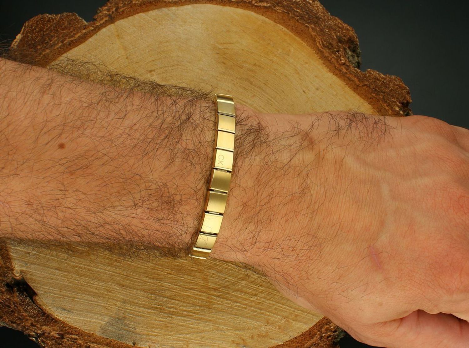 Bransoletka męska Calvin Klein 35000489 z kolekcji Minimalistic Squares. Złota stal, obwód 19,5 cm, waga 40 g. Styl minimalistyczny i nowoczesny. Idealna na 11.jpg