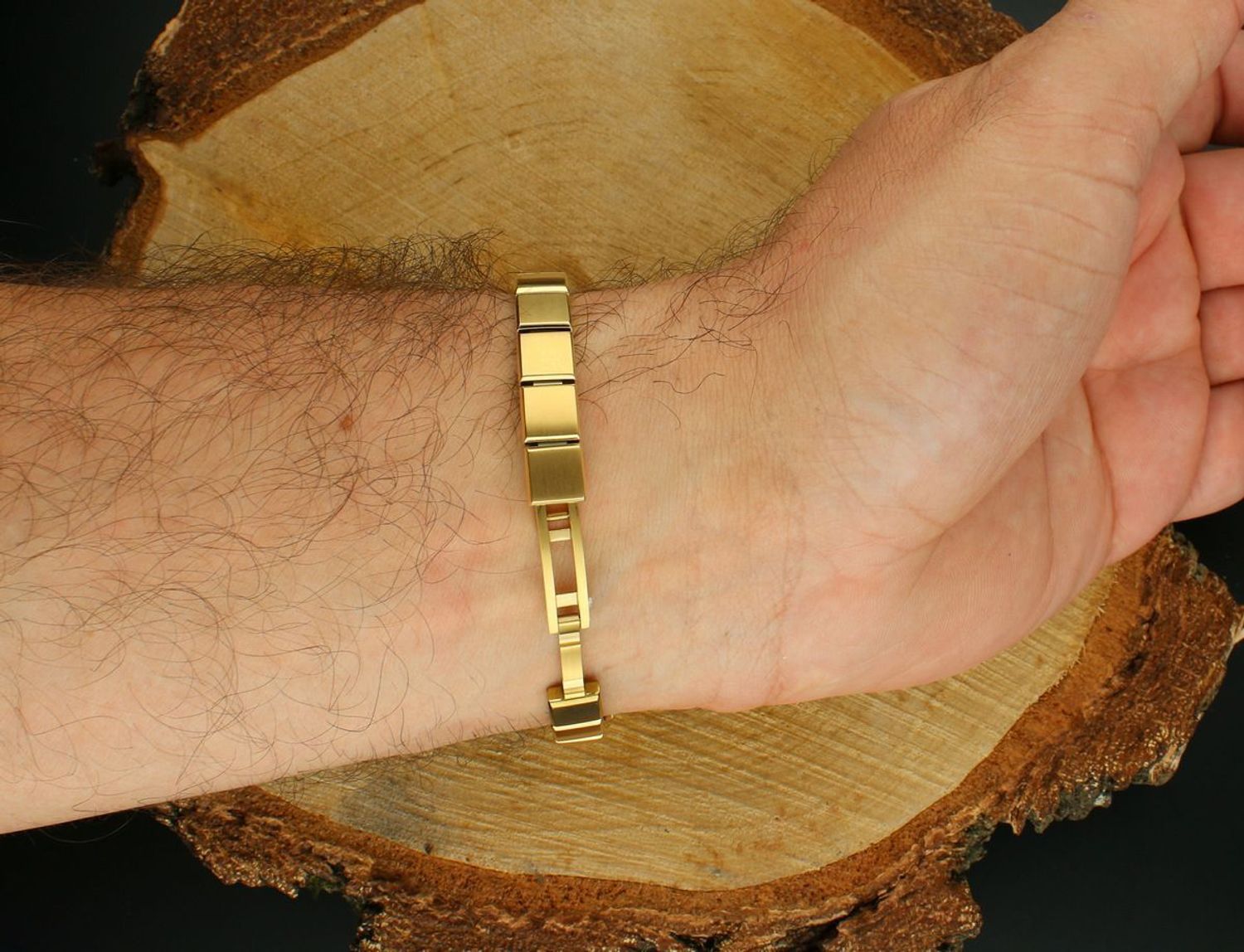 Bransoletka męska Calvin Klein 35000489 z kolekcji Minimalistic Squares. Złota stal, obwód 19,5 cm, waga 40 g. Styl minimalistyczny i nowoczesny. Idealna na 11.jpg